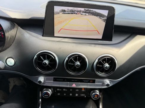 Used 2018 Kia Stinger Premium image 38