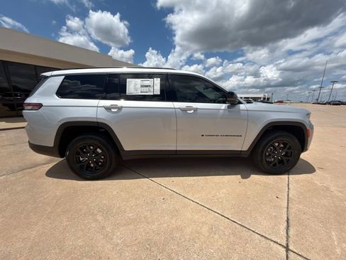 New 2026 Jeep Grand Cherokee L 4WD image 19