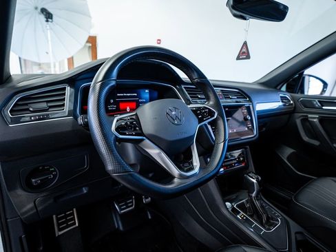 Used 2023 Volkswagen Tiguan SE R-Line image 34