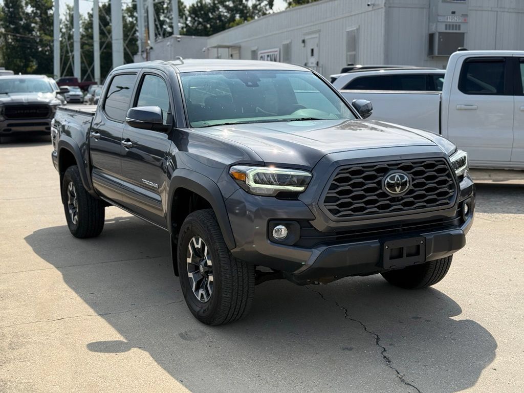 Used 2022 Toyota Tacoma TRD Off-Road w/ Technology Package AWD/4WD image 4