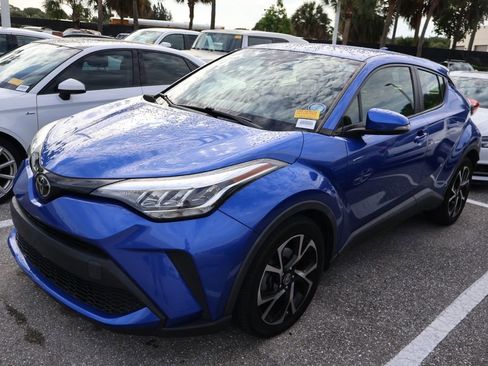 Used 2021 Toyota C-HR XLE FWD image 2