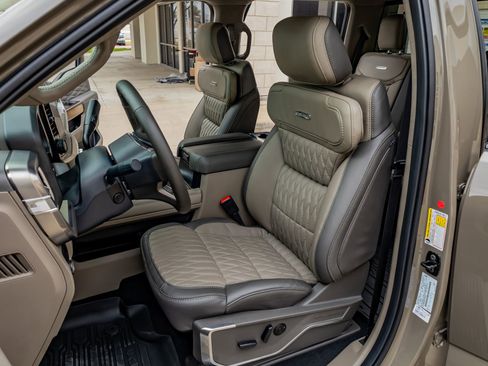 Used 2026 Ford F450 Platinum w/ Platinum Plus Package image 31