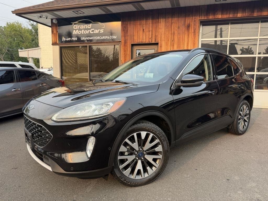 Used 2020 Ford Escape Titanium AWD/4WD image 1