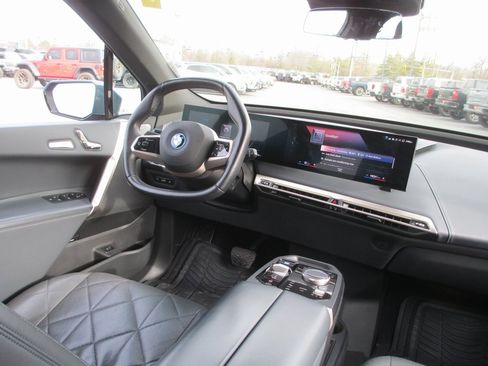 Used 2022 BMW iX xDrive50 w/ Premium Package image 22