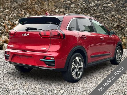 Used 2022 Kia Niro EX w/ Cold Weather Package FWD image 2
