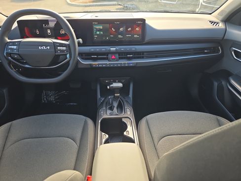 Certified 2025 Kia K4 FWD image 12