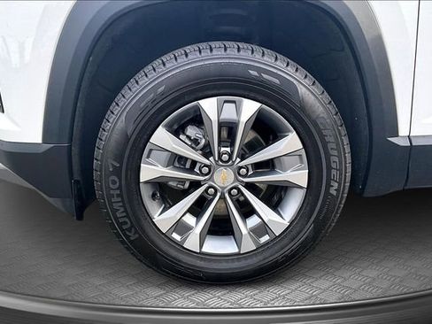 Used 2025 Chevrolet Equinox LT w/ Convenience Package II image 31