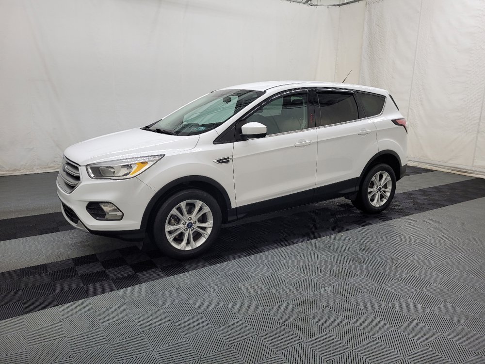 Used 2017 Ford Escape SE AWD/4WD image 2