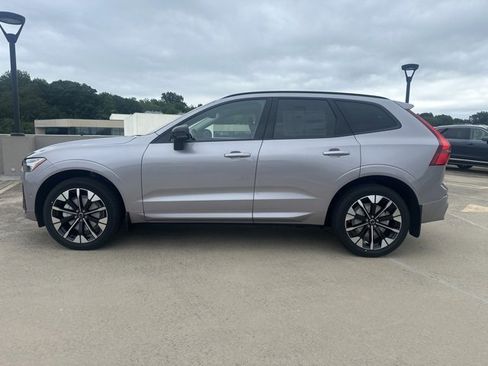 New 2026 Volvo XC60 B5 Plus w/ Climate Package image 4