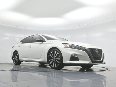 Used 2022 Nissan Altima 2.0 SR image 46