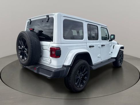 Used 2025 Jeep Wrangler Unlimited Sahara image 7