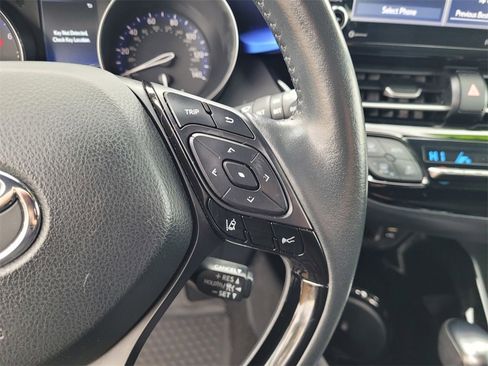 Certified 2022 Toyota C-HR XLE image 23