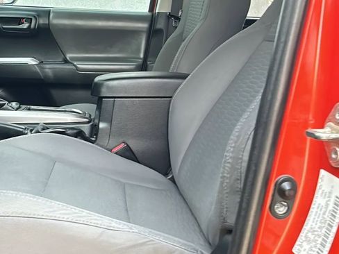 Used 2018 Toyota Tacoma SR5 image 18