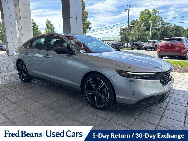 Used 2025 Honda Accord Sport image 2
