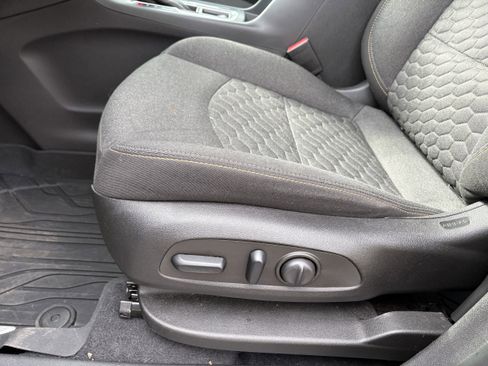 Used 2021 Chevrolet Equinox LT image 28