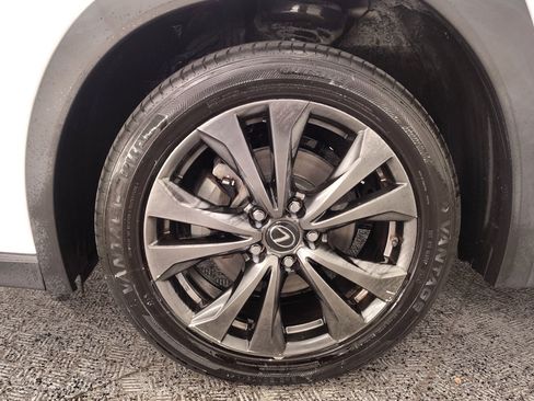 Used 2019 Lexus UX 200 image 12