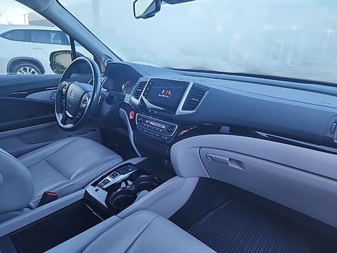 Used 2017 Honda Pilot Touring image 20