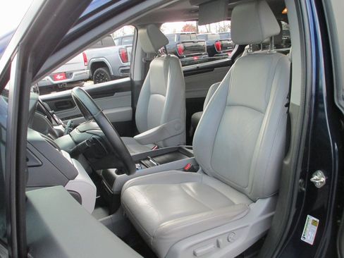 Used 2018 Honda Odyssey EX-L image 18