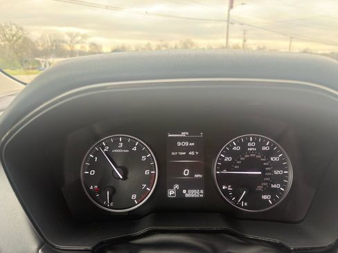 Used 2023 Subaru Outback Premium image 15