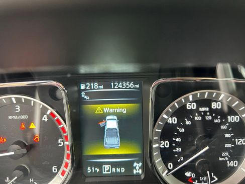 Used 2017 Nissan Titan SL image 16