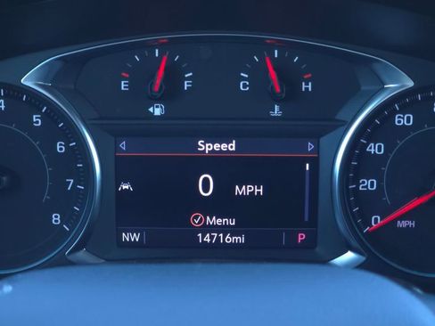 Used 2024 Chevrolet Equinox Premier FWD image 33