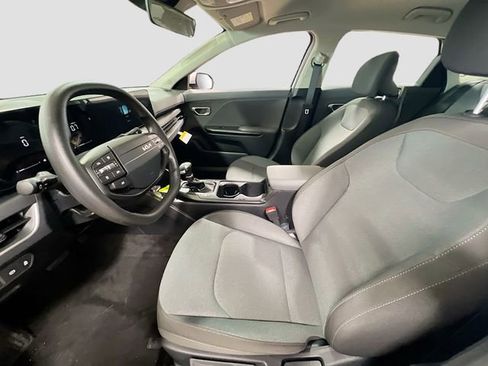 New 2025 Kia K4 LXS image 19