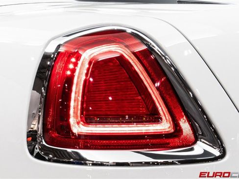 Used 2018 Rolls-Royce Dawn image 19