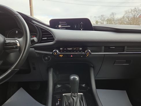 Used 2024 MAZDA MAZDA3 s image 24