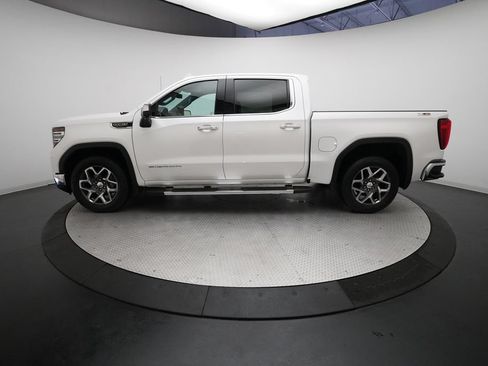 Used 2022 GMC Sierra 1500 SLT w/ SLT Convenience Package AWD/4WD image 23
