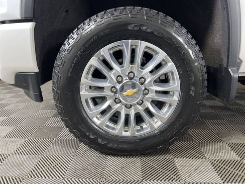 Used 2022 Chevrolet Silverado 2500 High Country w/ Z71 Off-Road Package AWD/4WD image 27