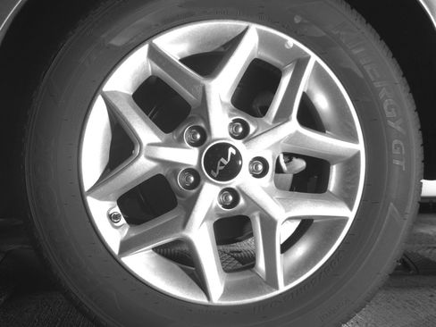 Used 2025 Kia Soul LX w/ LX Technology Package FWD image 17