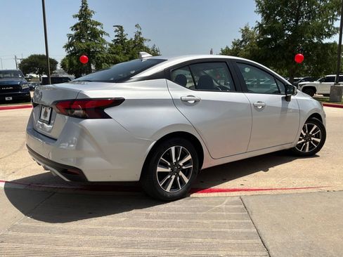 Used 2025 Nissan Versa SV FWD image 6