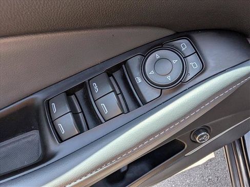 Used 2018 Buick Enclave Essence w/ Trailering Package FWD image 31