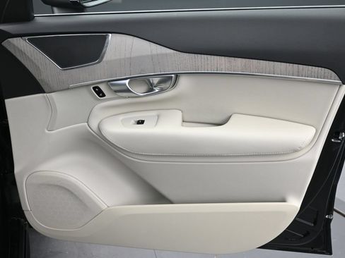 Certified 2024 Volvo XC90 B6 Plus w/ Protection Package Premier AWD/4WD image 14