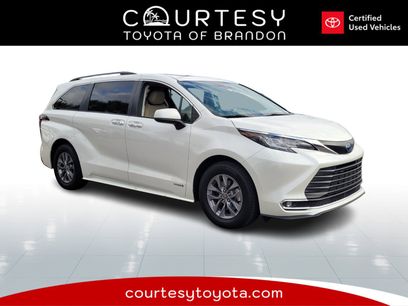 Certified 2021 Toyota Sienna XLE w/ XLE Plus Package