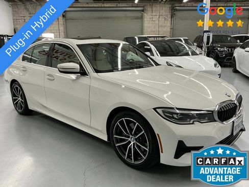 Used 2021 BMW 330e w/ Premium Package RWD image 3