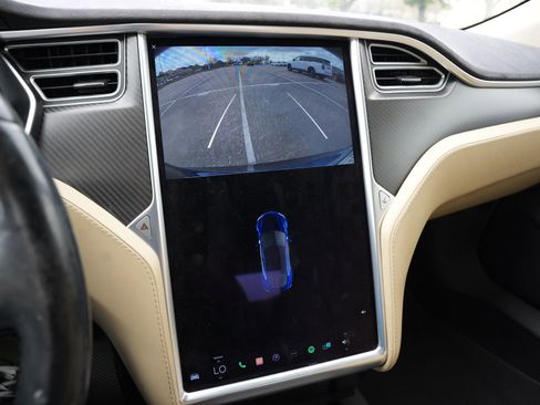 Used 2017 Tesla Model S 60D image 13