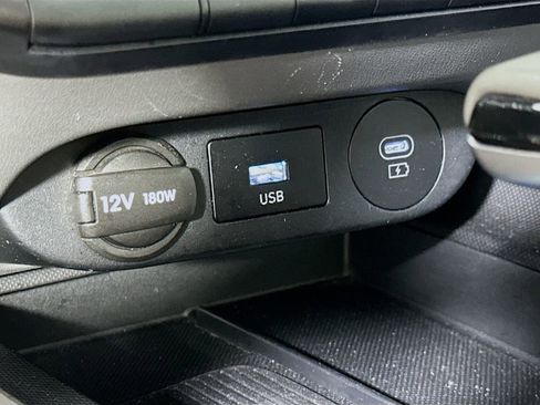 Used 2025 Hyundai Elantra SEL FWD image 29