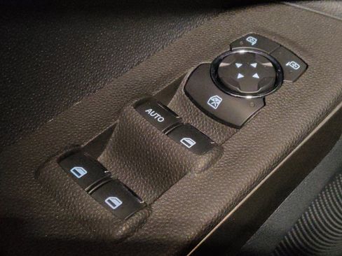 Used 2018 Ford EcoSport SE image 27