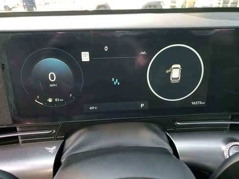 Certified 2025 Hyundai Kona Limited image 18