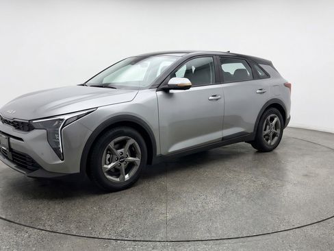 Used 2025 Kia K4 FWD image 3