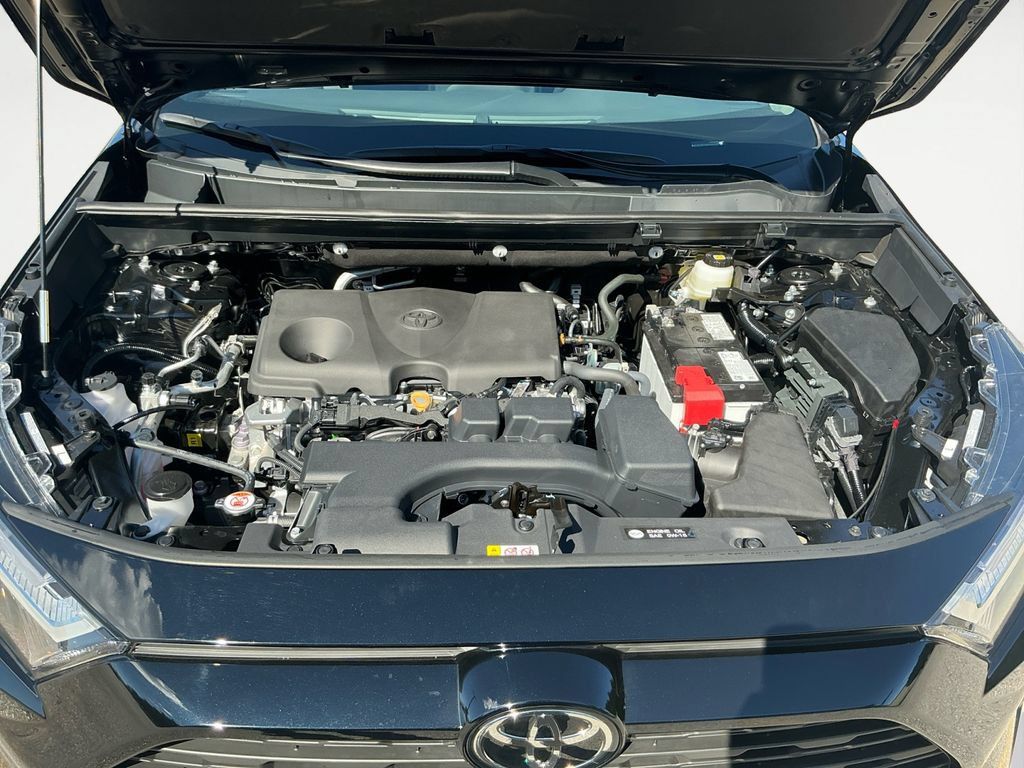 Used 2025 Toyota RAV4 LE AWD/4WD image 18