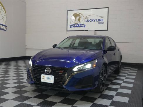 Used 2024 Nissan Altima 2.5 SR image 4