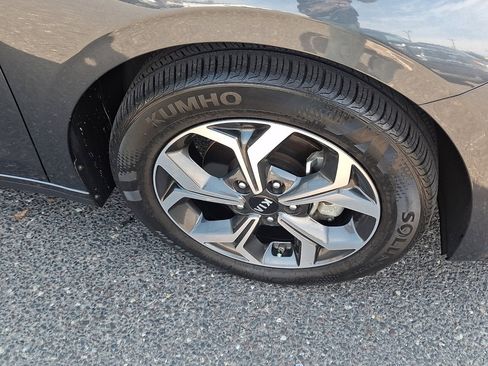 Used 2021 Kia Forte LXS image 11