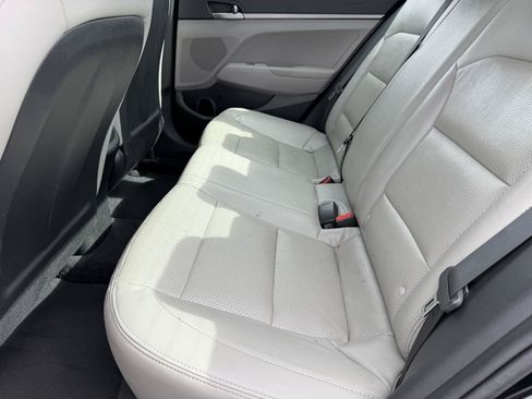 Used 2018 Hyundai Elantra SE w/ SE Connectivity Package 04 FWD image 7