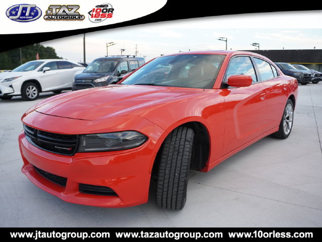 Used 2022 Dodge Charger SXT w/ Plus Group RWD image 5