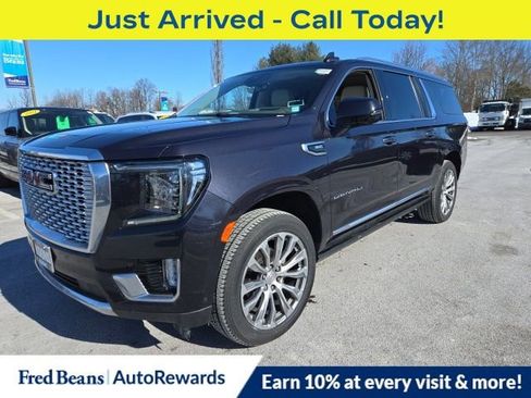 Used 2023 GMC Yukon XL Denali w/ Advanced Technology Package image 1