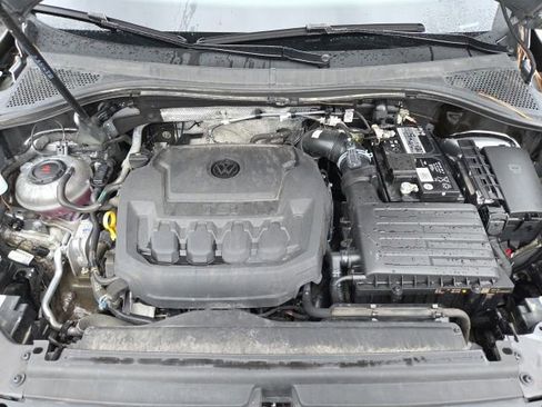 Used 2023 Volkswagen Tiguan SE R-Line image 28