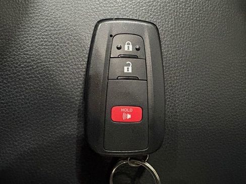 Used 2023 Toyota RAV4 AWD Hybrid image 17