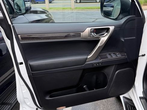Used 2021 Lexus GX 460 w/ Sport Design Package AWD/4WD image 10